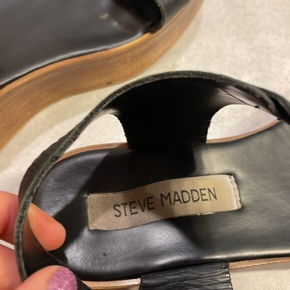 steve Madden woman’s black sandals - Picture 6 of 12